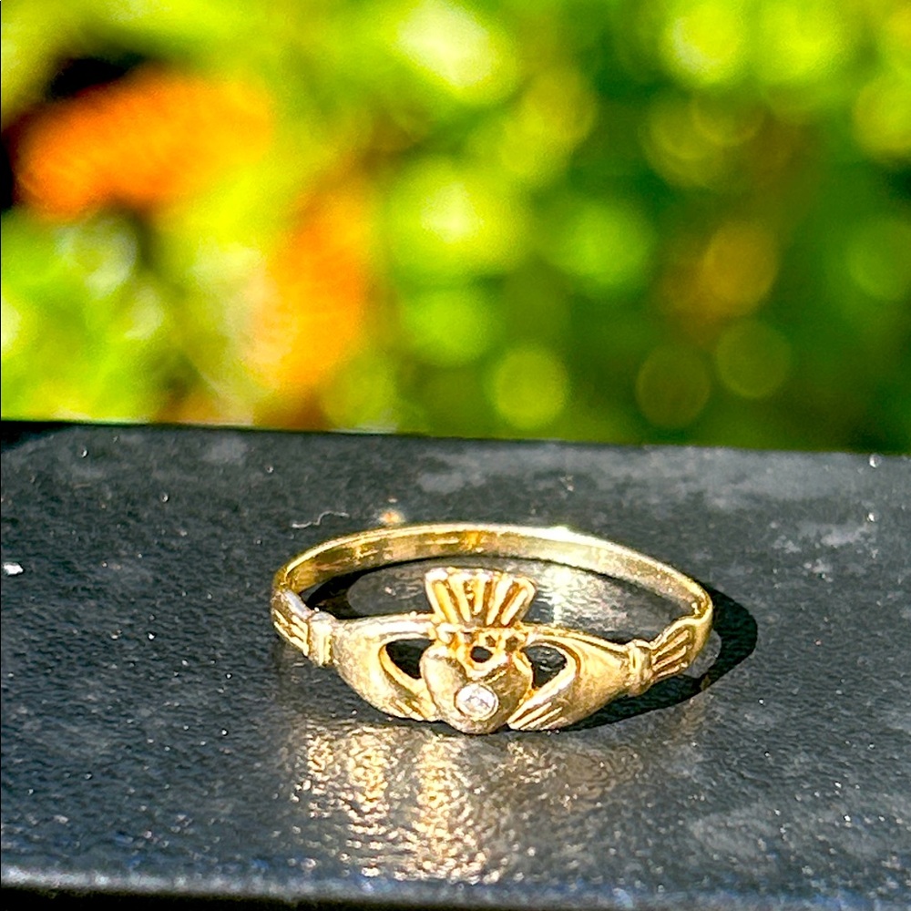 đź’ŽDiamond & 14k Gold Claddagh Irish Vintage Elegant Ring - Picture 3 of 8